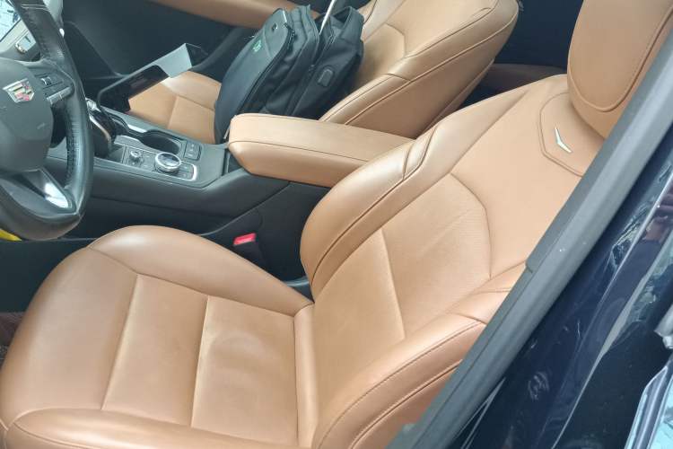 Used Cadillac XT4 2022 28T Two-Wheel Drive Prestige Version Left Front Seat