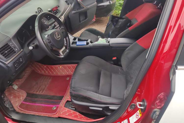 Used Lexus CT 2017 CT200h Elite Edition Two-Tone China V Standard Left Front Seat