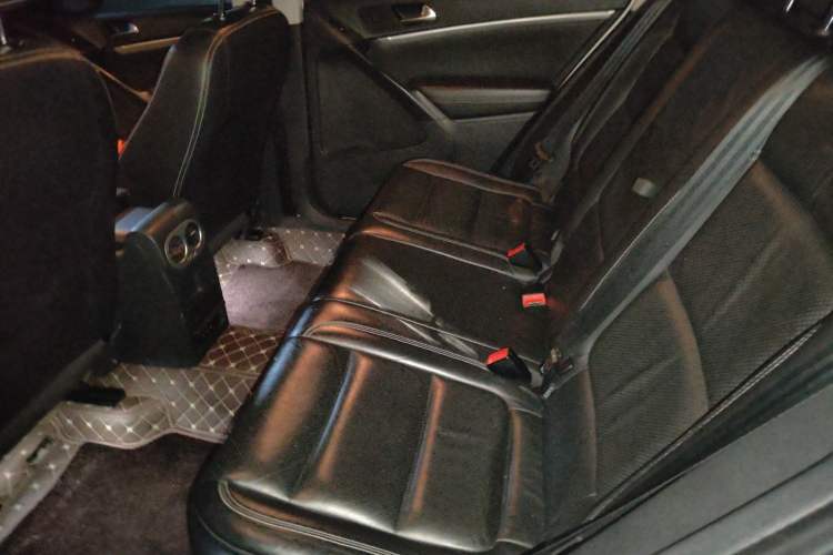 Used Volkswagen Tiguan 2016 300TSI Automatic Two-Wheel Drive Luxury Edition Left Rear Seat