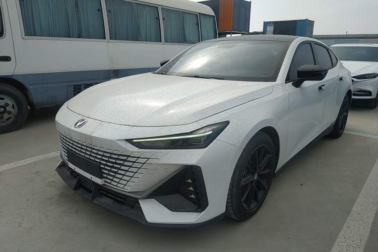 Used CHANGAN UNI-V 2022 1.5T Prestige Version