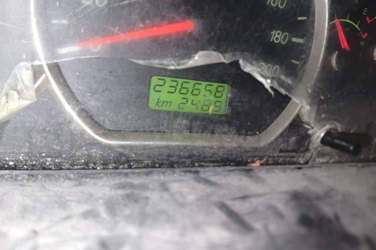 Used Wuling Hongguang 2014 1.5L Base Version Odometer Close Up
