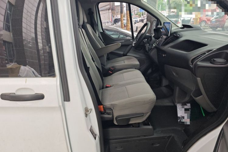 Used Ford Transit 2017 2.0T Diesel Multi-Purpose Commercial Vehicle Short Wheelbase Low Roof China V Standard
