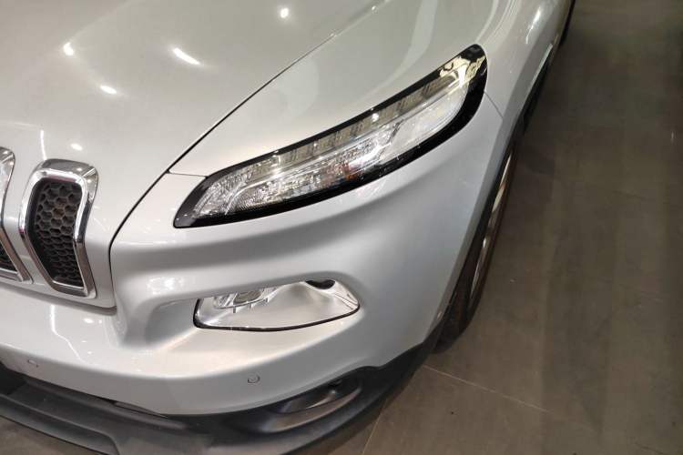 Used Jeep Cherokee 2016 2.4L Leading Edition
