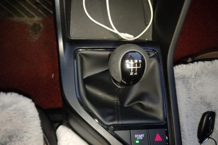 Used Roewe i5 2023 1.5L Manual Comfort Edition
