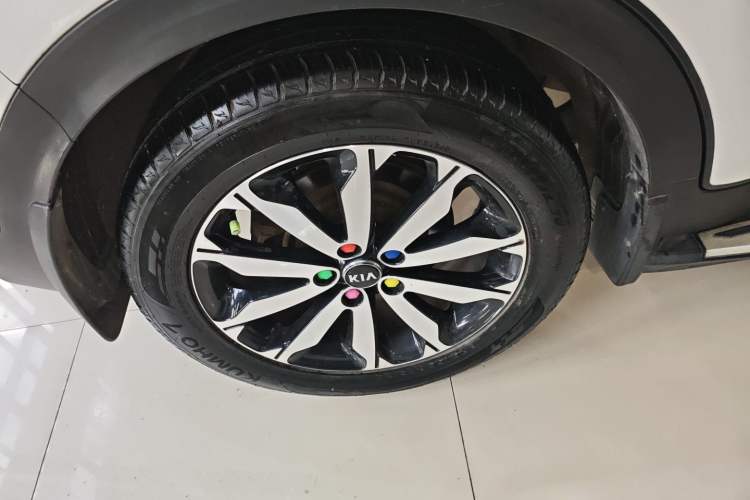 Used Kia KX5 2016 1.6T Automatic Two-Wheel Drive DLX Right Rear Wheel Hub