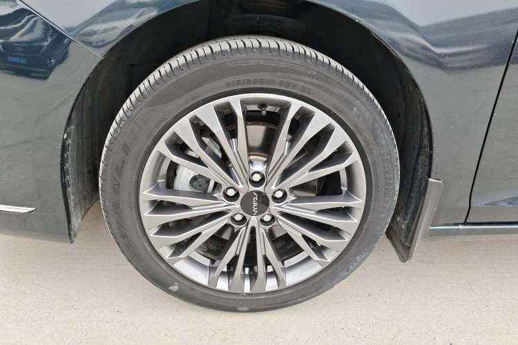 Used Dongfeng Aeolus Yixuan MAX 2023 1.5T Super-Powered Dad Edition Left Front Wheel Hub