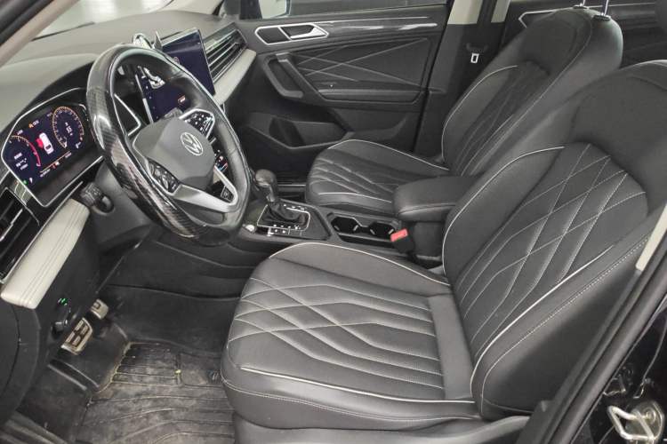 Used Volkswagen Tiguan L 2023 Restyled 330TSI Automatic Two-Wheel Drive R-Line Enhanced Comfort Version Left Front Seat