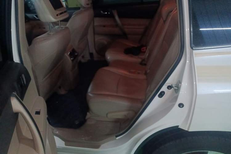 Used Toyota Highlander 2012 2.7L Two-Wheel Drive 7-Seater Luxury Edition
