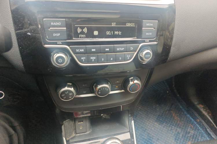 Used Nissan Sylphy 2016 1.6 XL CVT Luxury Edition Audio And AC Panel