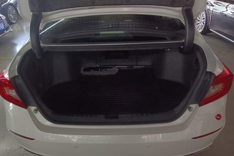 Used Honda Accord 2018 260TURBO Elite Edition China VI Trunk