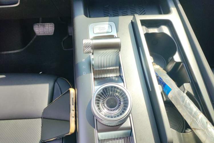 Used BAIC Off-Road BJ30 2024 1.5T Magic Electric Drive Advanced Version Gear Lever