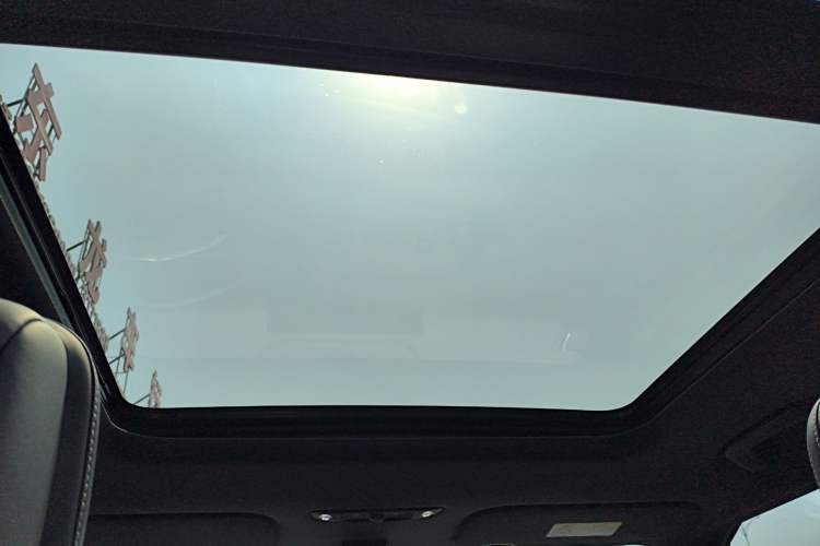 Used iCAR 03T 2024 501km Four-wheel Drive Long-Range Version Headliner