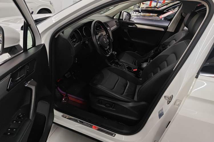 Used Volkswagen Tiguan L 2019 Updated Version 330TSI Automatic Two-Wheel Drive Panoramic Comfort Edition China VI Standard