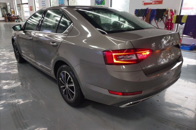 Used Skoda Octavia 2019 TSI230 DSG SmartDrive Luxury Edition China VI
