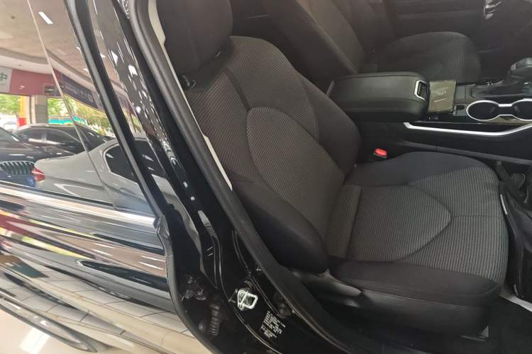 Used Toyota Highlander 2023 2.5L Smart Electric Hybrid Dual-Drive Elite Version 7 Seats Right Front Seat