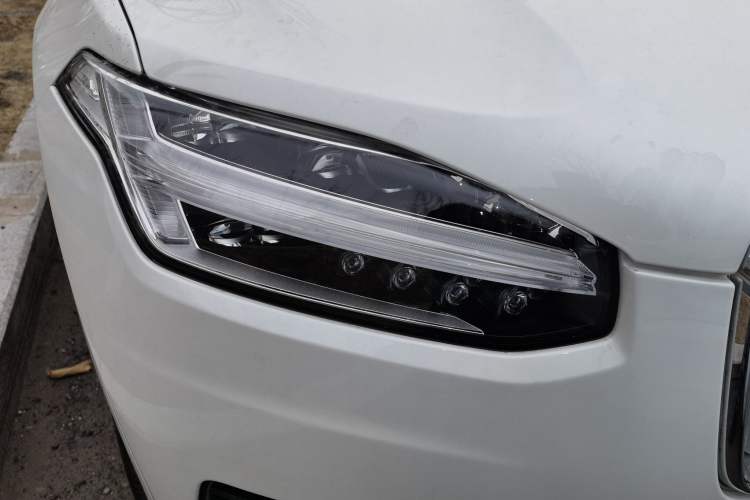 Used Volvo XC90 2018 T6 Zhiyi Edition 7-Seater Right Front Headlight