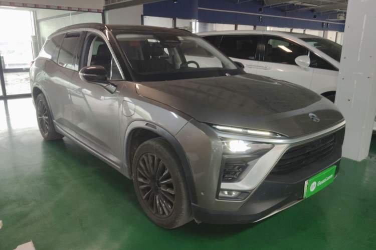 Used Nio ES8 2018 355 km Base Version 7-Seater Edition Front Right 45 Deg