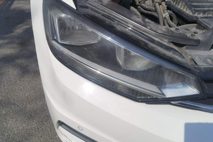 Used Volkswagen Touran 2018 Volkswagen Touran L 280TSI DSG Comfort Edition 7 Seats China V Emission Standard Right Front Headlight