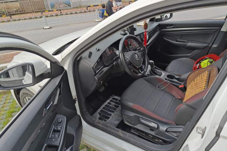 Used Volkswagen Bora 2019 Revised Version 1.5L Automatic Comfort Edition China VI Standard Driver Seat