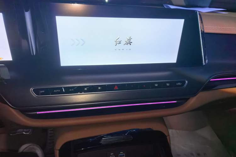 Used Hongqi H9 2025 Model Facelifted 2.0T Two-Wheel Drive Flag-Style Private Enjoyment Fashion Edition, 5 Seats
