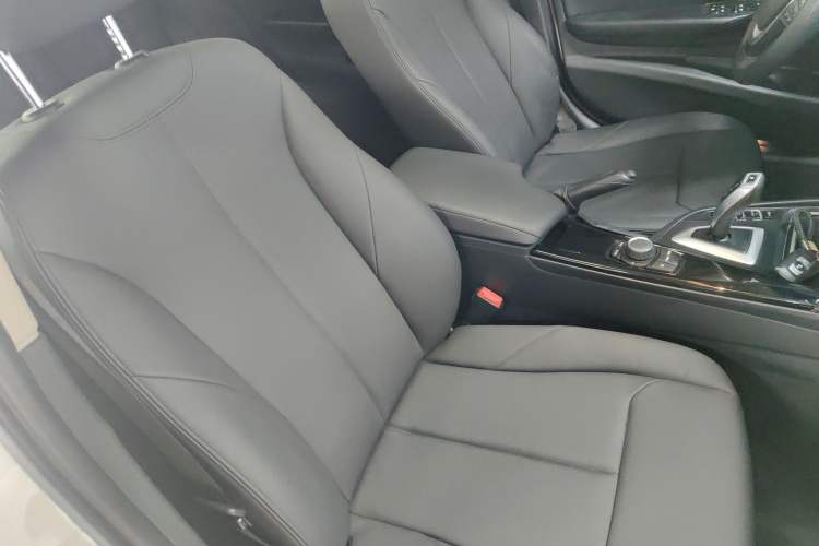 Used BMW 3 Series 2017 318Li Fashion Model Right Front Seat