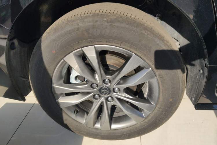 Used Toyota Sienna 2026 Model 2.5L Dual-Engine Four-Wheel-Drive Prestige Edition