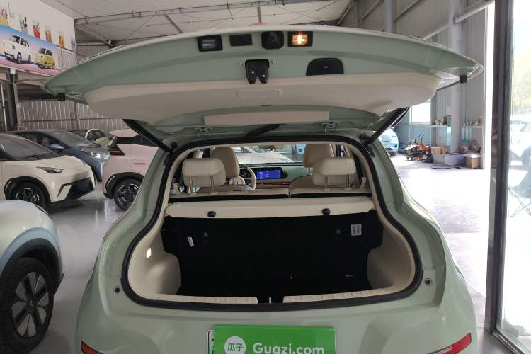 Used ORA Good Cat 2023 401 km Standard Range Premium Version Lithium Iron Phosphate Trunk