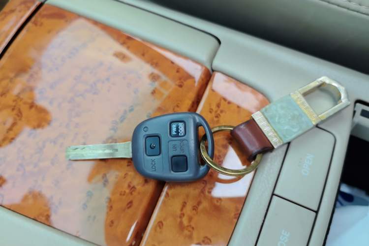 Used Lexus RX Classic 2006 350 Vehicle Key