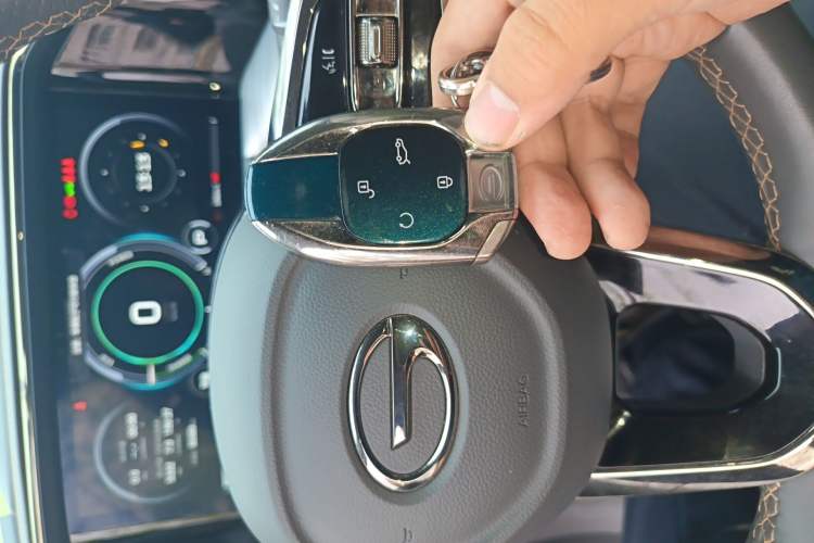 Used GAC Trumpchi GS8 2022 Double-Energy Series 2.0TM Four-Wheel Drive Premium Edition (7 Seats) Vehicle Key