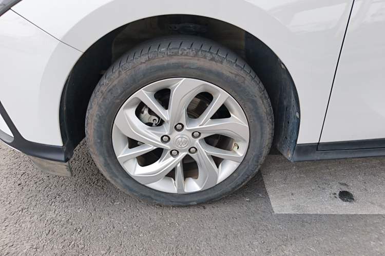 Used Buick Velite 6 2023 430km Range Commuter Version
