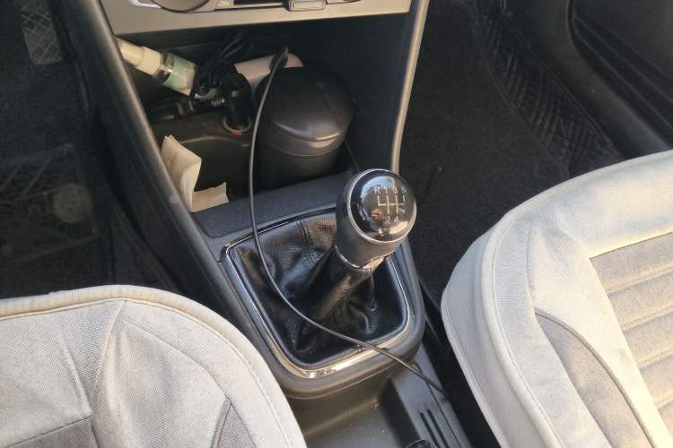 Used Volkswagen Santana 2013 1.4L Manual Comfort Edition Gear Lever