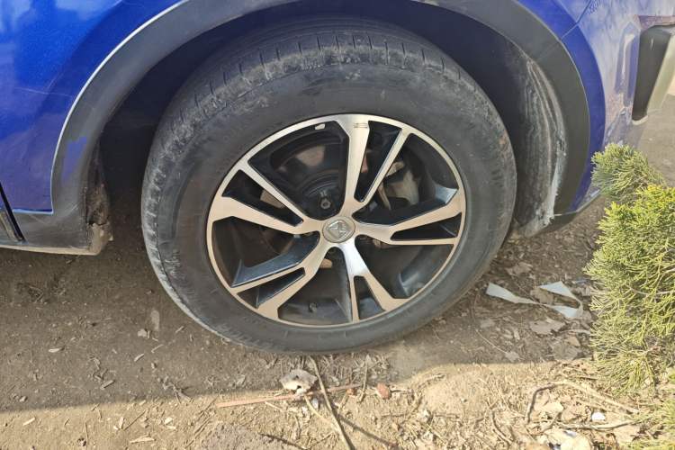 Used JMC Yusheng S330 2016 1.5L GTDi Automatic Two-Wheel Drive Prestige Edition Right Front Wheel Hub