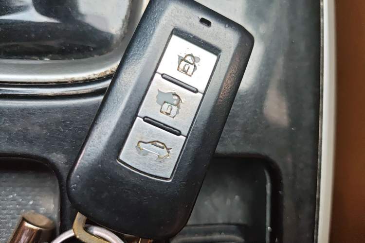 Used Mitsubishi Outlander 2019 2.0L Two-Wheel Drive Comfort Edition 5 Seats China V Standard
