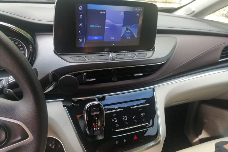 Used Buick GL8 2023 Land Executive Class Comfort Model
