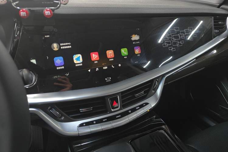 Used Geely Auto Emgrand GT New Energy 2018 1.5T PHEV Yaoxiang Edition Audio And AC Panel