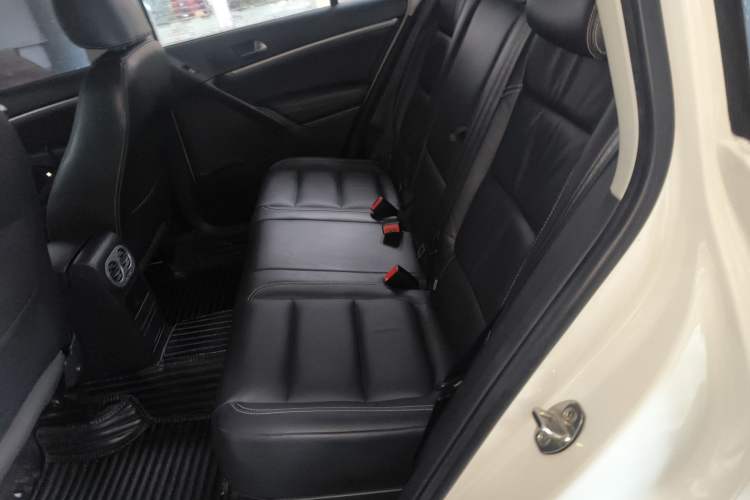 Used Volkswagen Tiguan 2017 300TSI Automatic Two-Wheel Drive Silk Road Comfort Edition Left Rear Seat