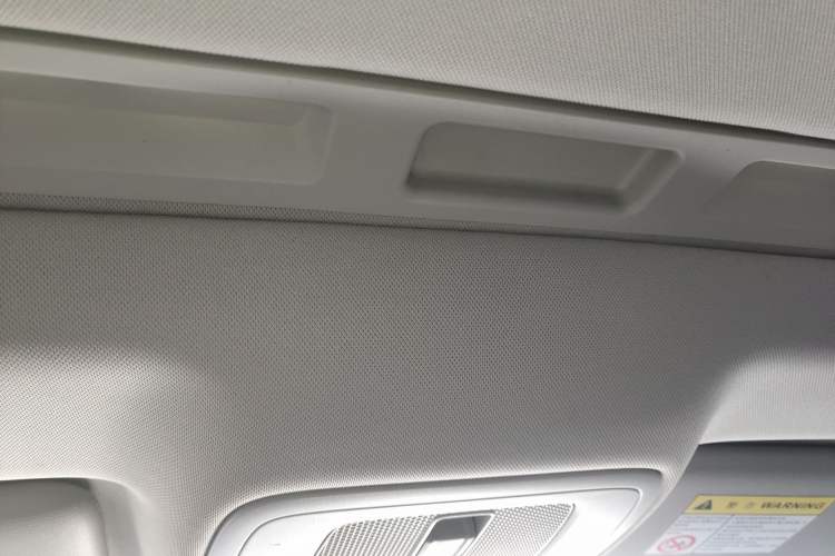 Used Roewe i5 2021 1.5L CVT Diamond Edition Headliner