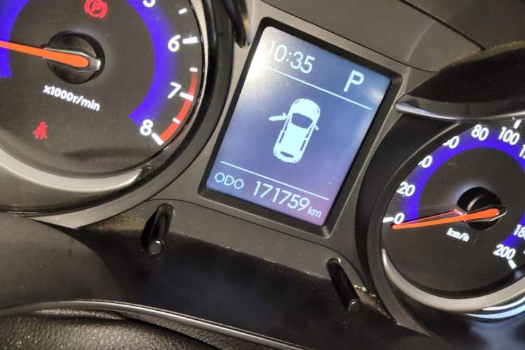 Used BAIC Senova X35 2016 1.5L Automatic Luxury Edition Odometer Close Up