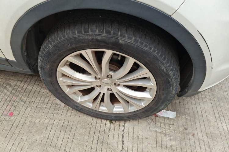 Used Land X7 2016 2.0T Panoramic Prestige Edition Right Front Wheel Hub