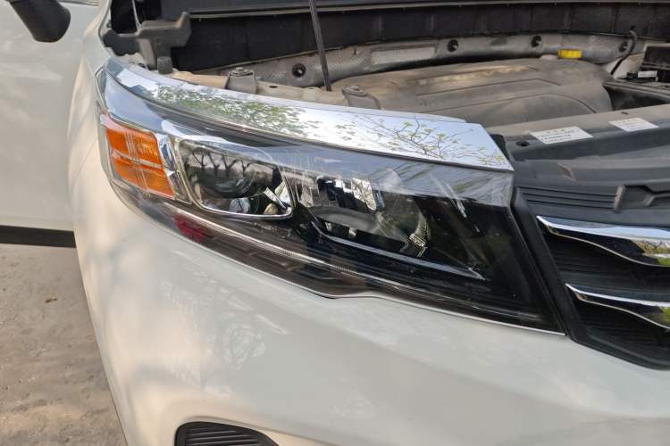 Used GAC Trumpchi GS3 2017 150N Manual Elite Edition Right Front Headlight