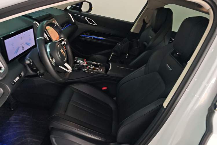 Used Hongqi HS3 2023 1.5T Two-Wheel Drive Shanwei Edition
