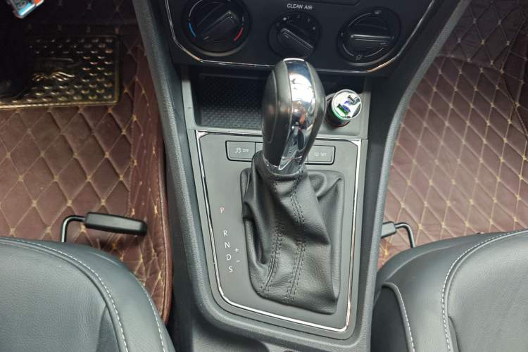 Used Volkswagen Lavida 2015 1.6L Automatic Comfort Edition