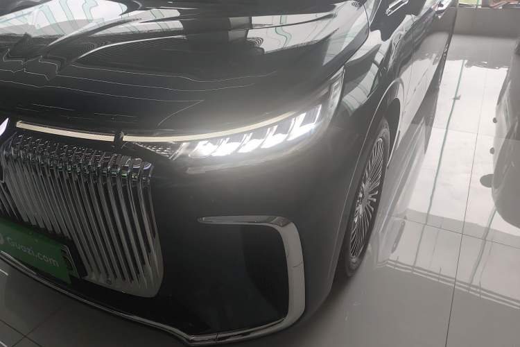 Used VOYAH Dream 2025 PHEV Four-Wheel-Drive Flagship Kunpeng Edition
