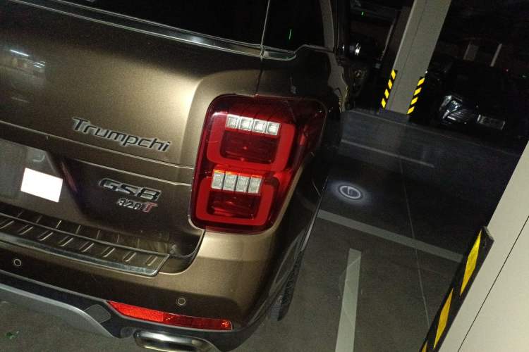 Used GAC Trumpchi GS8 2017 320T Two-Wheel Drive Luxury Smart Connectivity Version (7 Seats)
