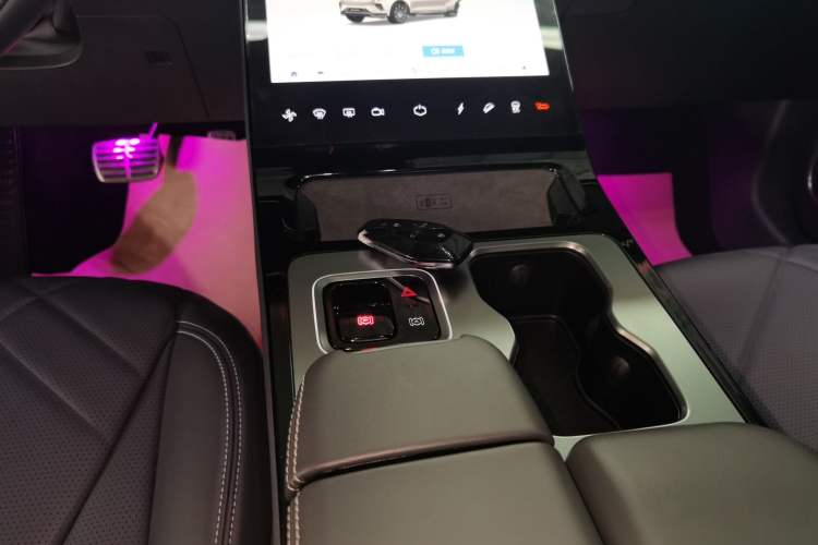 Used ARCFOX Alpha T6 2025 688MAX 175kW
