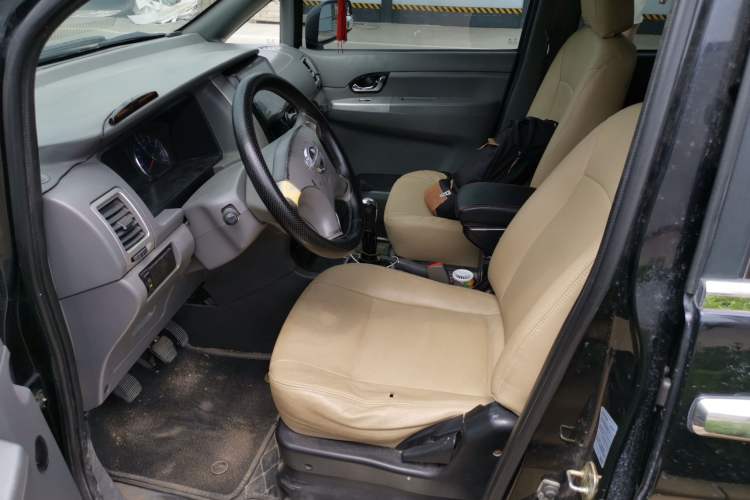 Used Dongfeng Shuaike 2014 1.6L Manual Comfort 7-Seater China IV Standard
