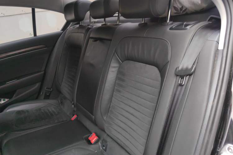 Used Volkswagen Magotan 2017 330TSI DSG Luxury Model Left Rear Seat