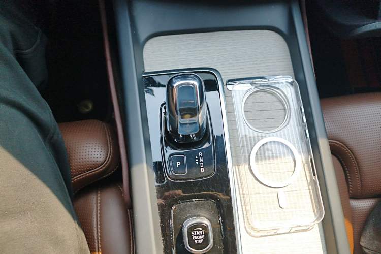 Used Volvo XC60 New Energy 2019 T8 E-Drive Hybrid Prestige Luxury Version China V Standard Gear Lever