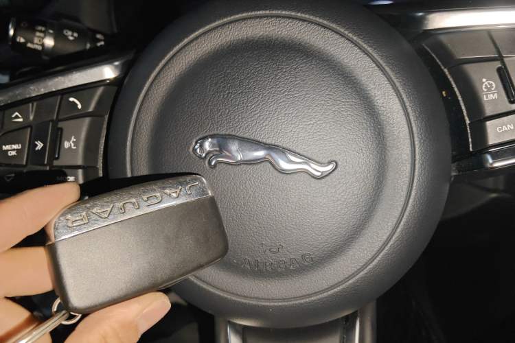 Used Jaguar XFL 2019 XFL 2.0T 250 PS Two-Wheel-Drive Luxury Edition