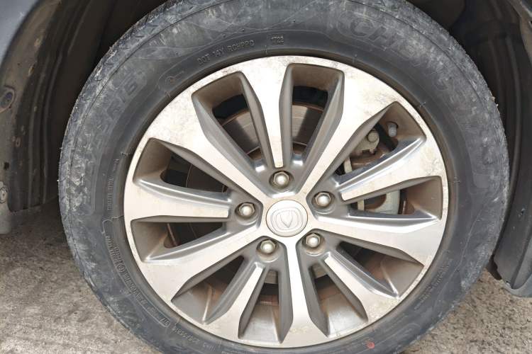 Used CHANGAN Lingxuan 2017 1.6L Manual Happiness Edition Right Front Wheel Hub
